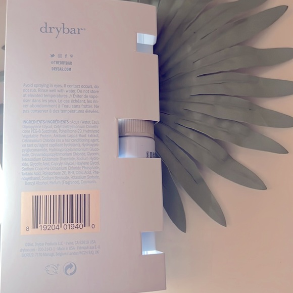 ☀️5/$25 Bundle Deal! Drybar Liquid Glass Miracle Smoothing Sealant Sample Deluxe - Picture 3 of 5